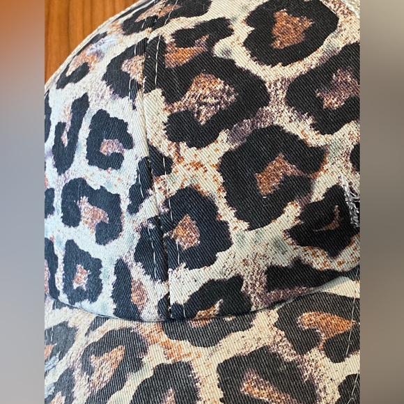 Leopard Print Ponytail Hat - Picture 3 of 6